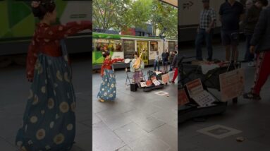 Melbourne Busking, Swanston Street #streetperformer #busking #city