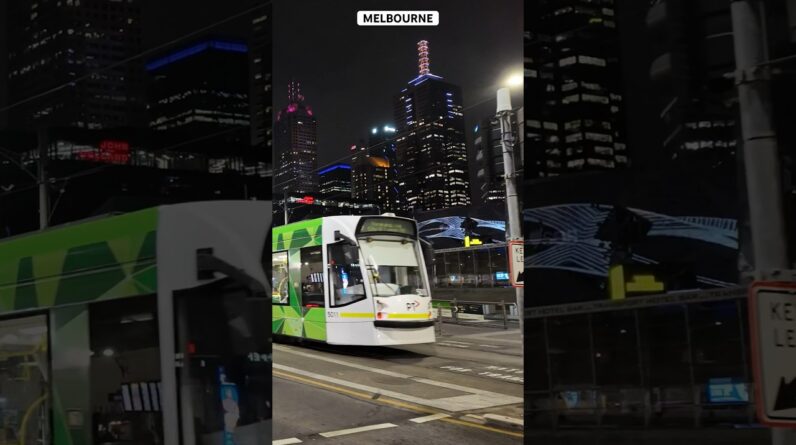 Melbourne Australia at Night #walkingtour #citywalk