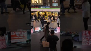 Melbourne Australia Busking #streetperformer #busking #melbourne