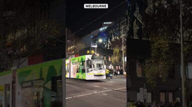 Melbourne Australia Trams #walkingtour #citywalk